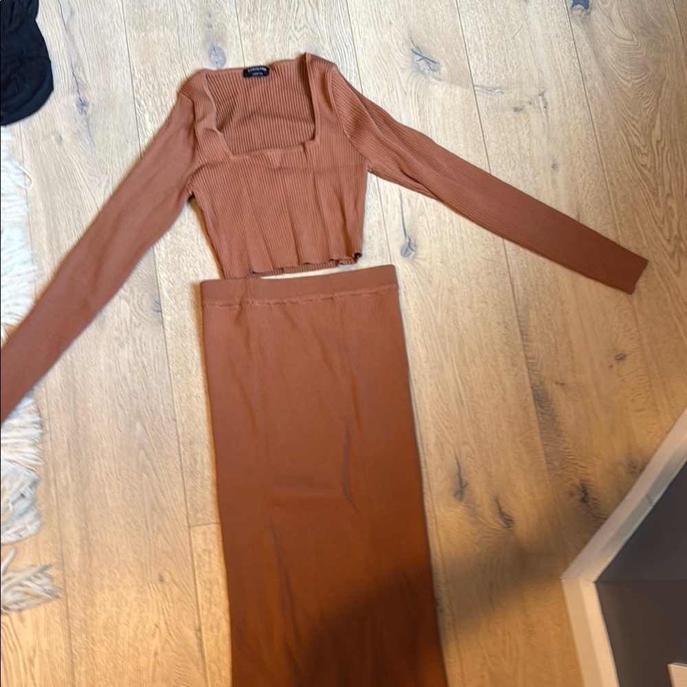 Bebe Rust Ribbed Crop Top with matching skirt